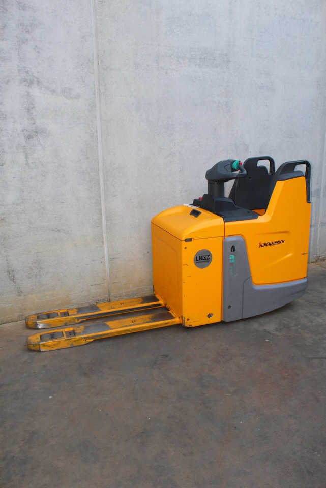 Jungheinrich ERE 225 LI-ION - Тележка: фото 2 Jungheinrich ERE 225 LI-ION - Тележка: фото 2