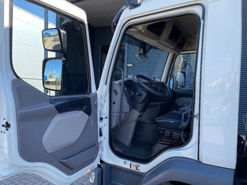 Грузовик с закрытым кузовом DAF LF220: фото 14