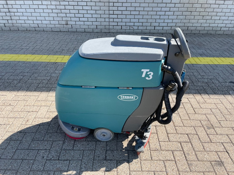 TENNANT T 3 - Подметально-уборочная машина: фото 1 TENNANT T 3 - Подметально-уборочная машина: фото 1