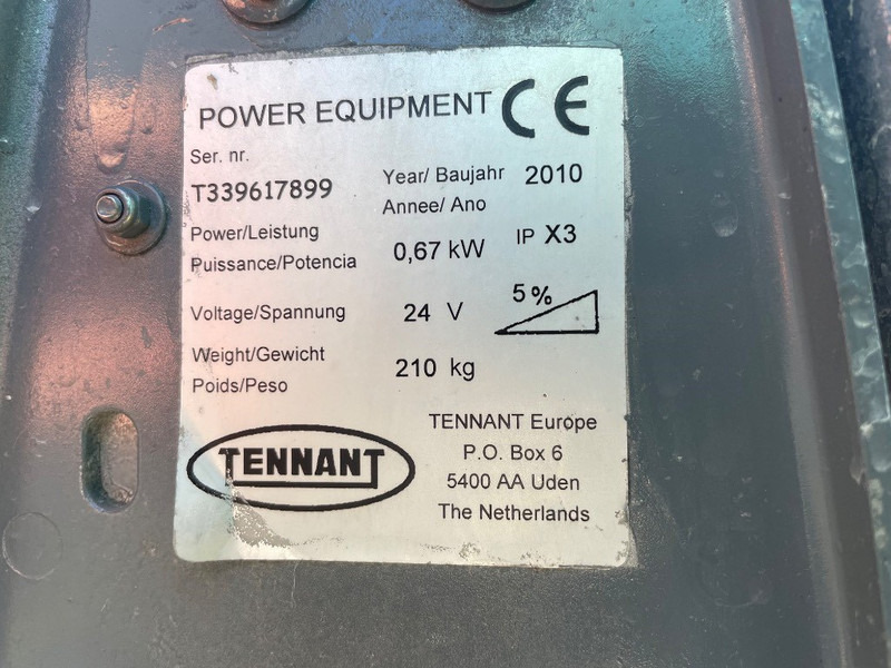 TENNANT T 3 - Подметально-уборочная машина: фото 3 TENNANT T 3 - Подметально-уборочная машина: фото 3