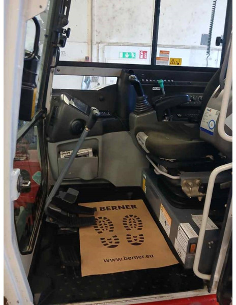 Takeuchi TB 290 - Мини-экскаватор: фото 5 Takeuchi TB 290 - Мини-экскаватор: фото 5