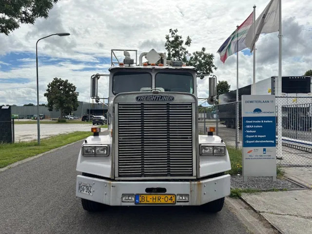 Freightliner 3 AXLE RIGID BODY chassis cabine - Грузовик-шасси: фото 2 Freightliner 3 AXLE RIGID BODY chassis cabine - Грузовик-шасси: фото 2