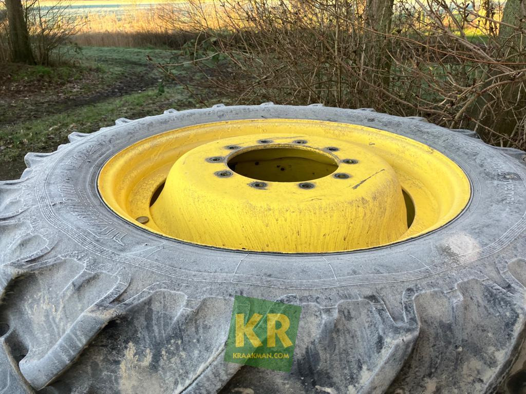 12.4R32 Onbekend merk - Колесо для Сельскохозяйственной техники: фото 1 12.4R32 Onbekend merk - Колесо для Сельскохозяйственной техники: фото 1