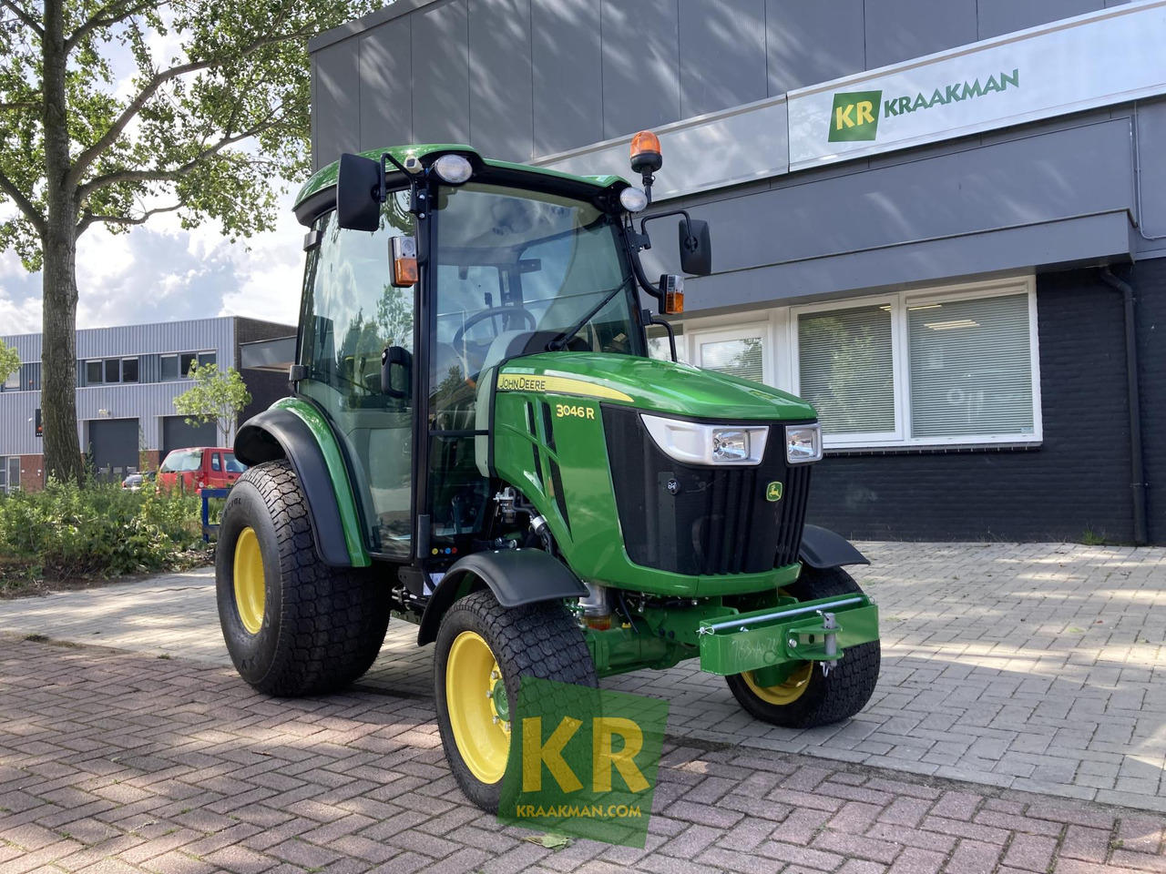 3046R John Deere - Минитрактор: фото 1 3046R John Deere - Минитрактор: фото 1