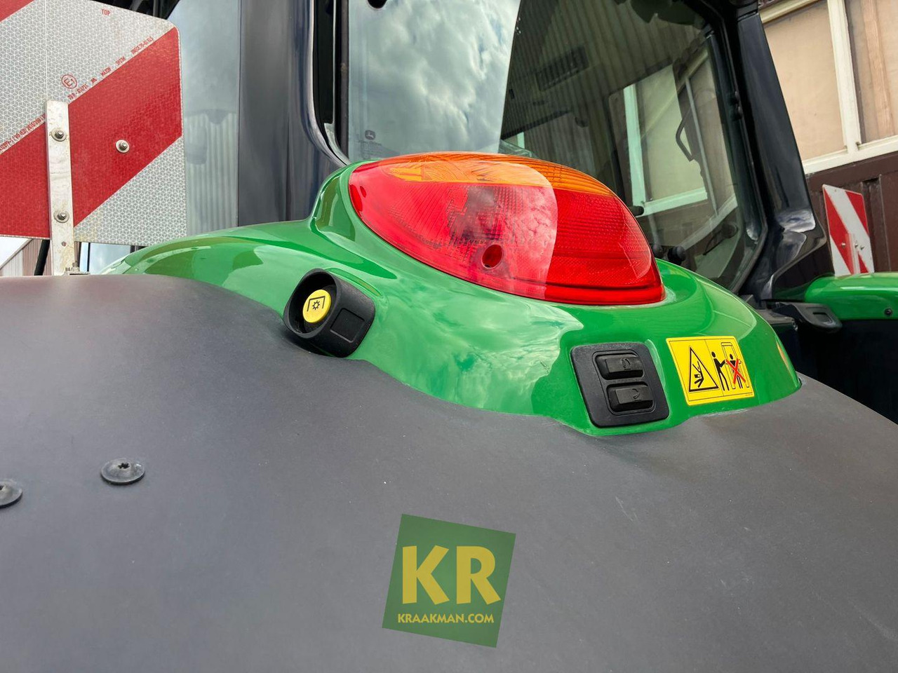 6155M John Deere - Трактор: фото 3 6155M John Deere - Трактор: фото 3