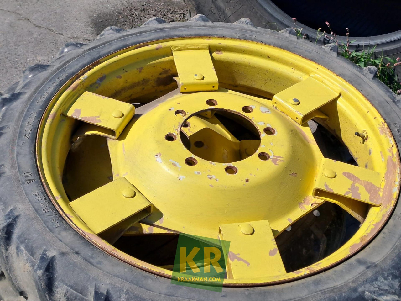 8.3/8R36 (x2) John Deere - Колесо для Сельскохозяйственной техники: фото 1 8.3/8R36 (x2) John Deere - Колесо для Сельскохозяйственной техники: фото 1