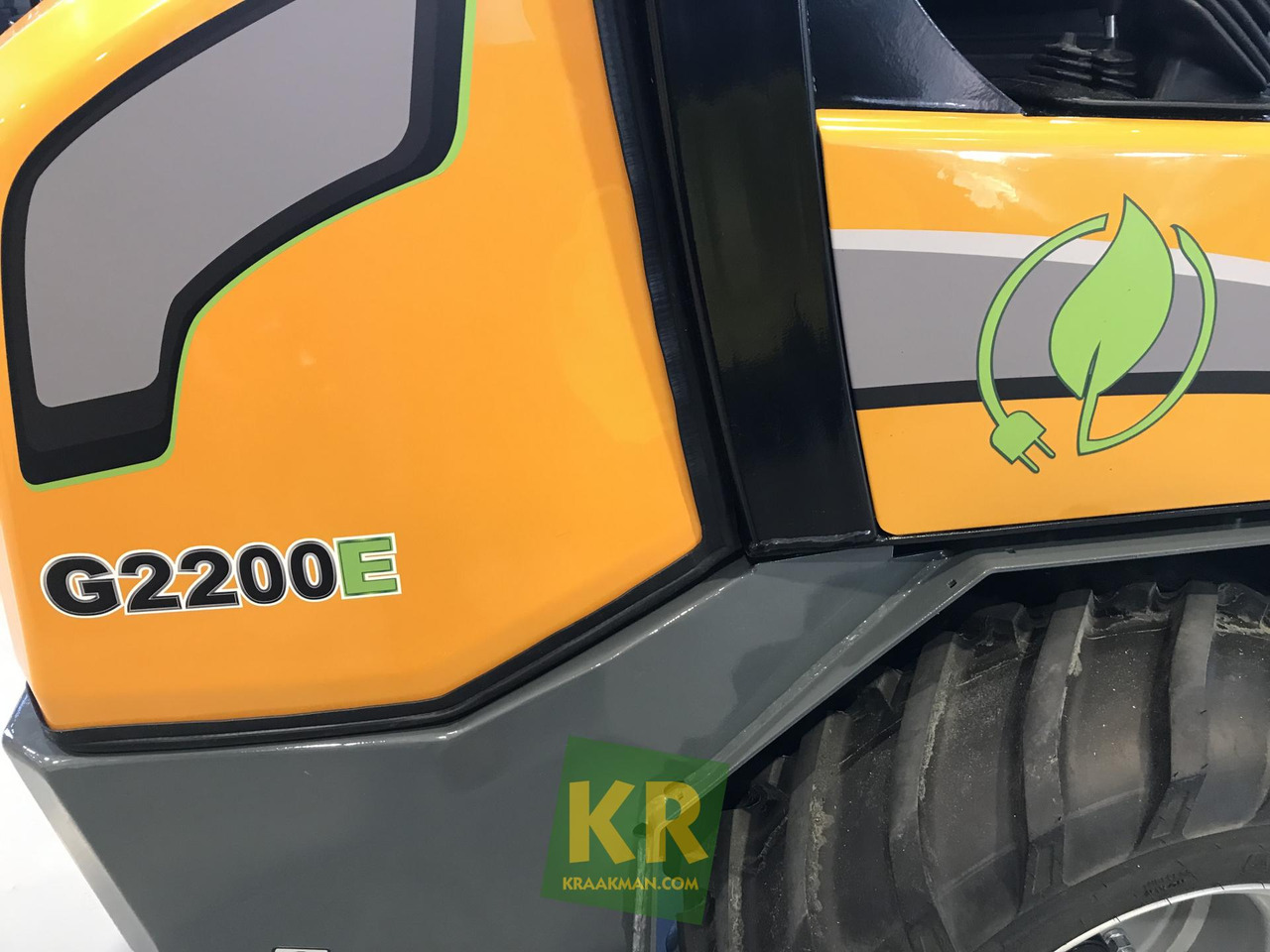 G2200E Giant - Компактный фронтальный погрузчик: фото 4 G2200E Giant - Компактный фронтальный погрузчик: фото 4