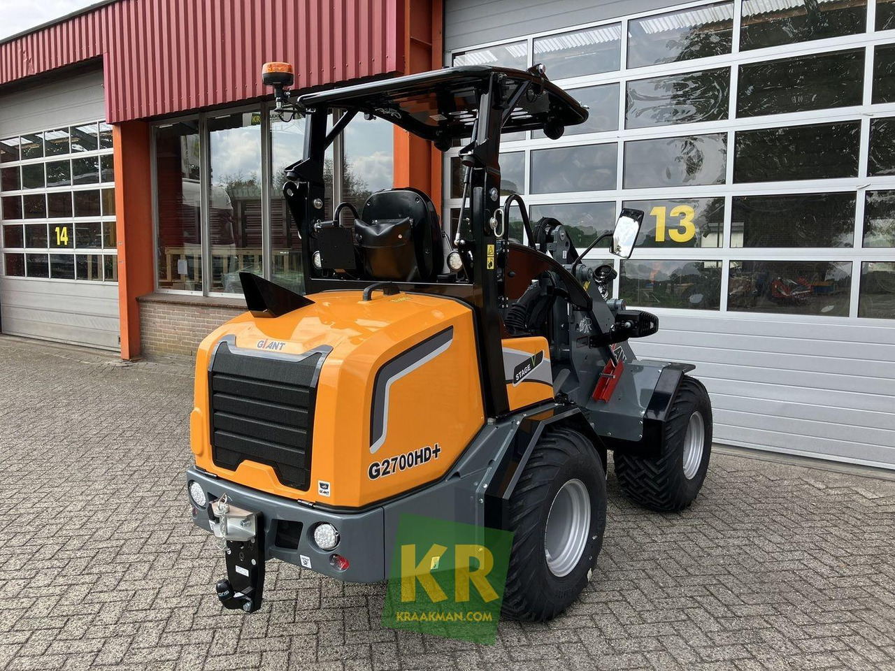 G2700 HD Giant - Компактный фронтальный погрузчик: фото 4 G2700 HD Giant - Компактный фронтальный погрузчик: фото 4