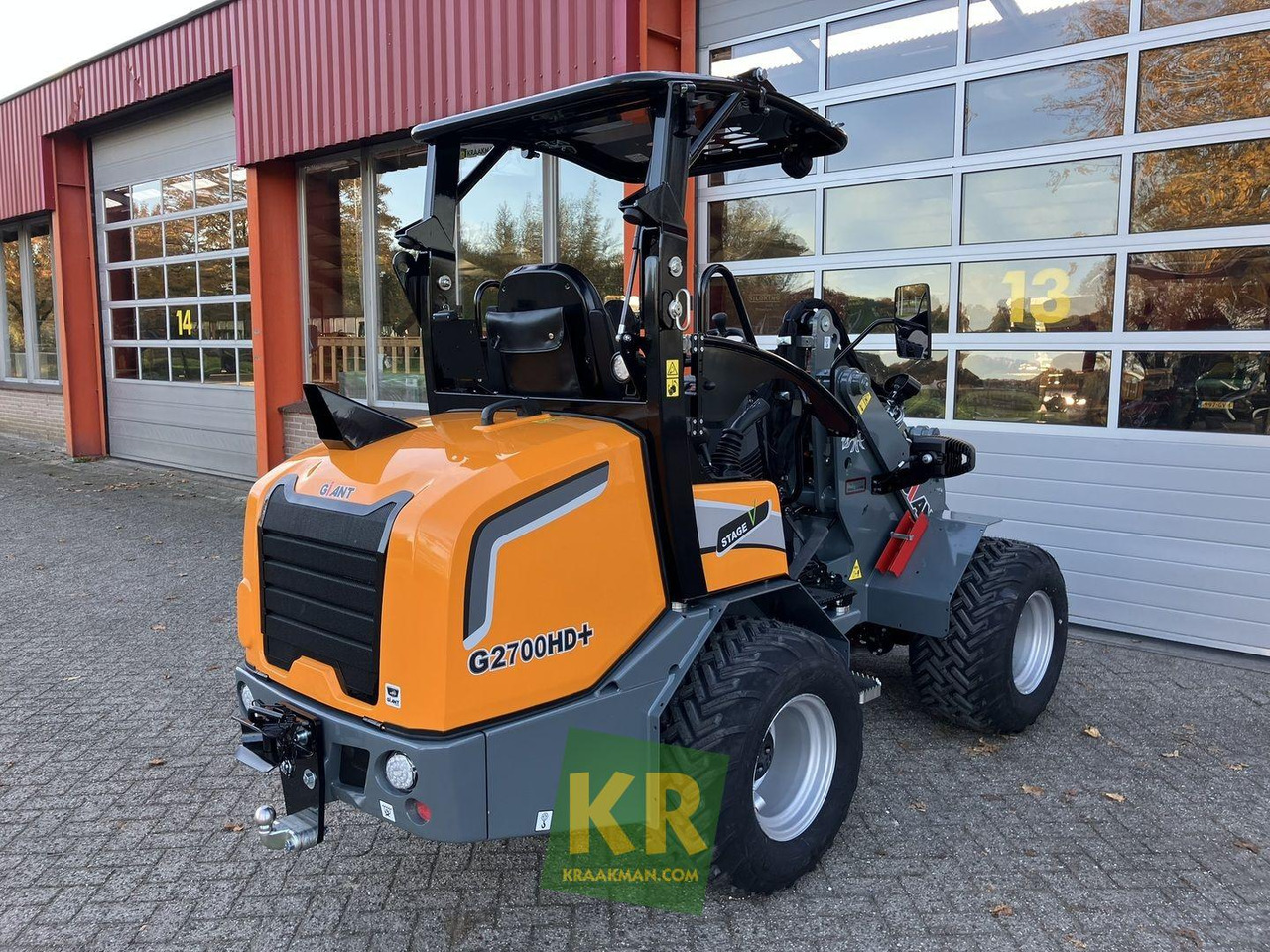 G2700 HD+ Giant - Компактный фронтальный погрузчик: фото 4 G2700 HD+ Giant - Компактный фронтальный погрузчик: фото 4