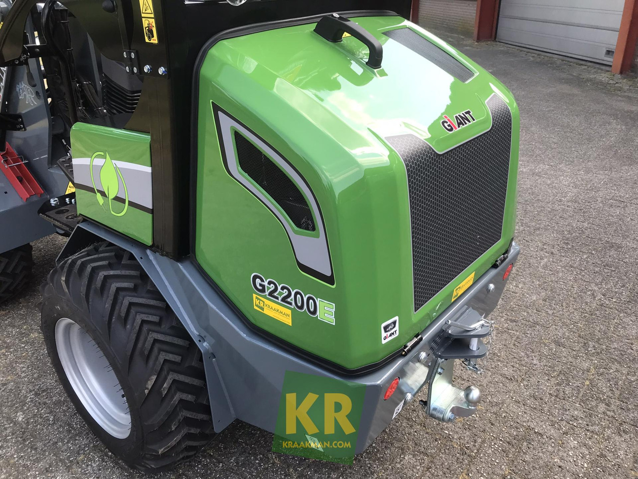 Giant G2200E - Компактный фронтальный погрузчик: фото 5 Giant G2200E - Компактный фронтальный погрузчик: фото 5