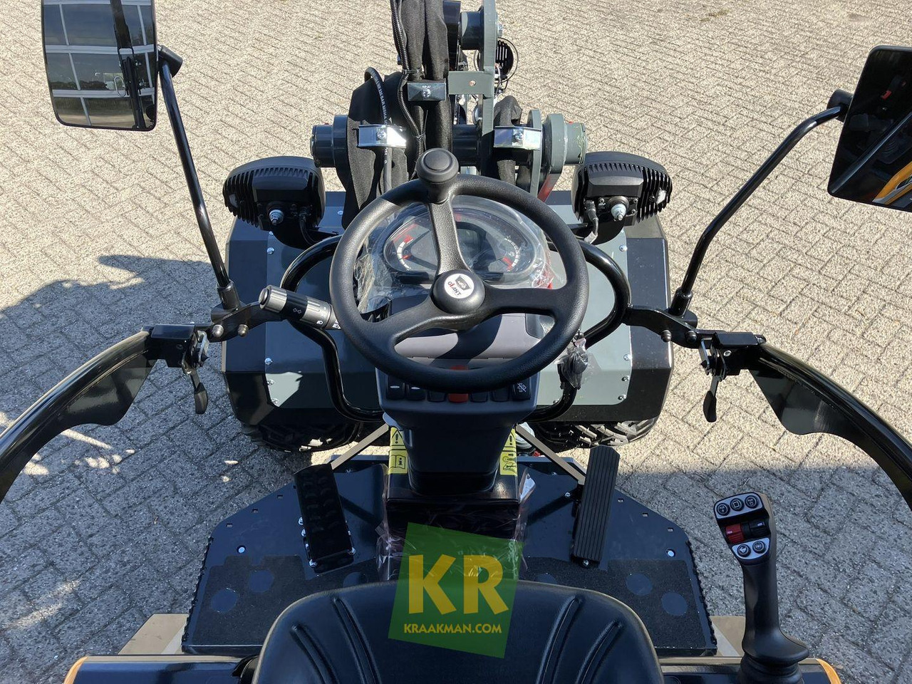 Новый Компактный фронтальный погрузчик Giant G2700 HD+: фото 9 Новый Компактный фронтальный погрузчик Giant G2700 HD+: фото 9