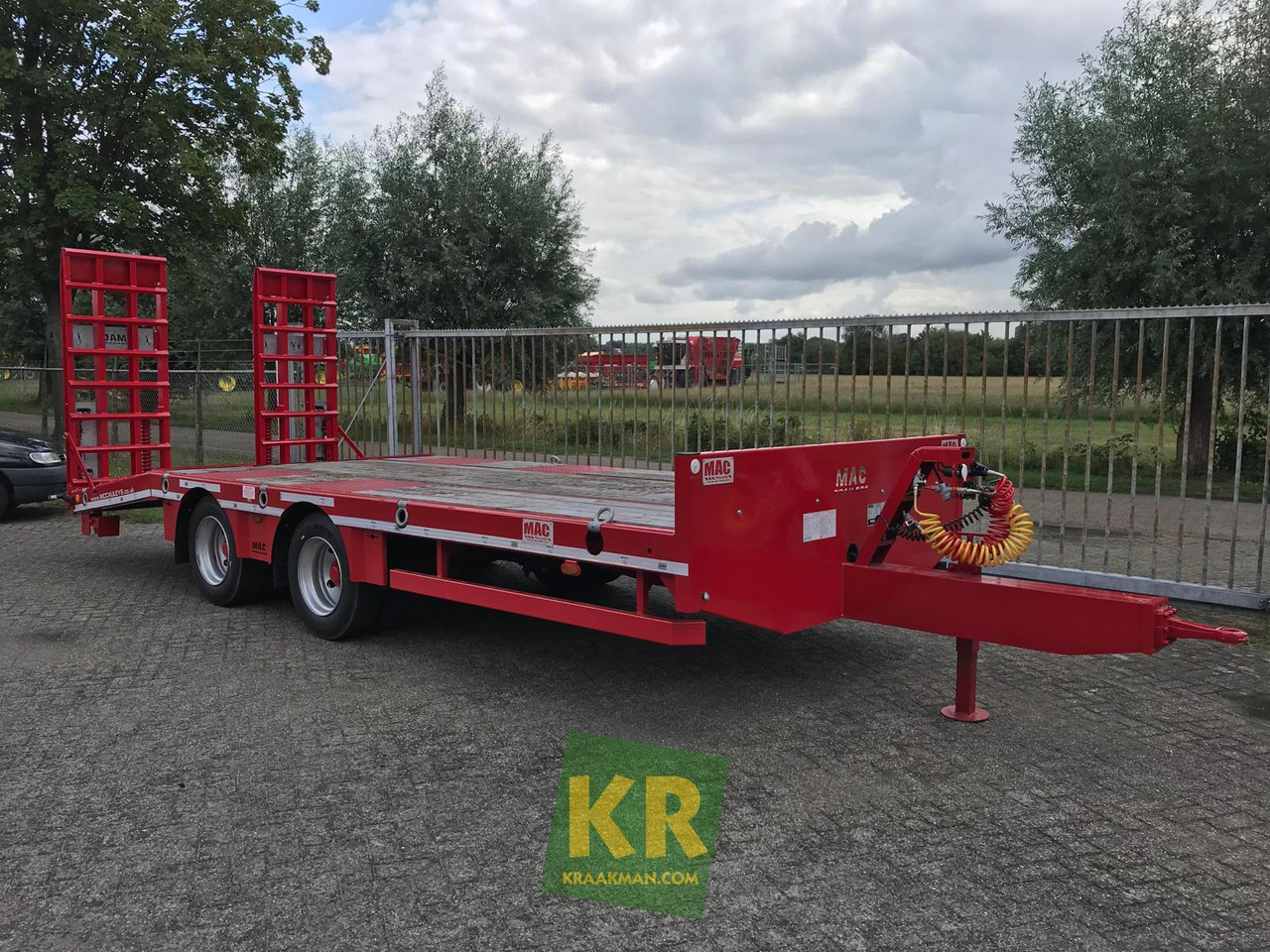 MAC Trailers 16 PREMIUM - Низкорамный прицеп: фото 1 MAC Trailers 16 PREMIUM - Низкорамный прицеп: фото 1