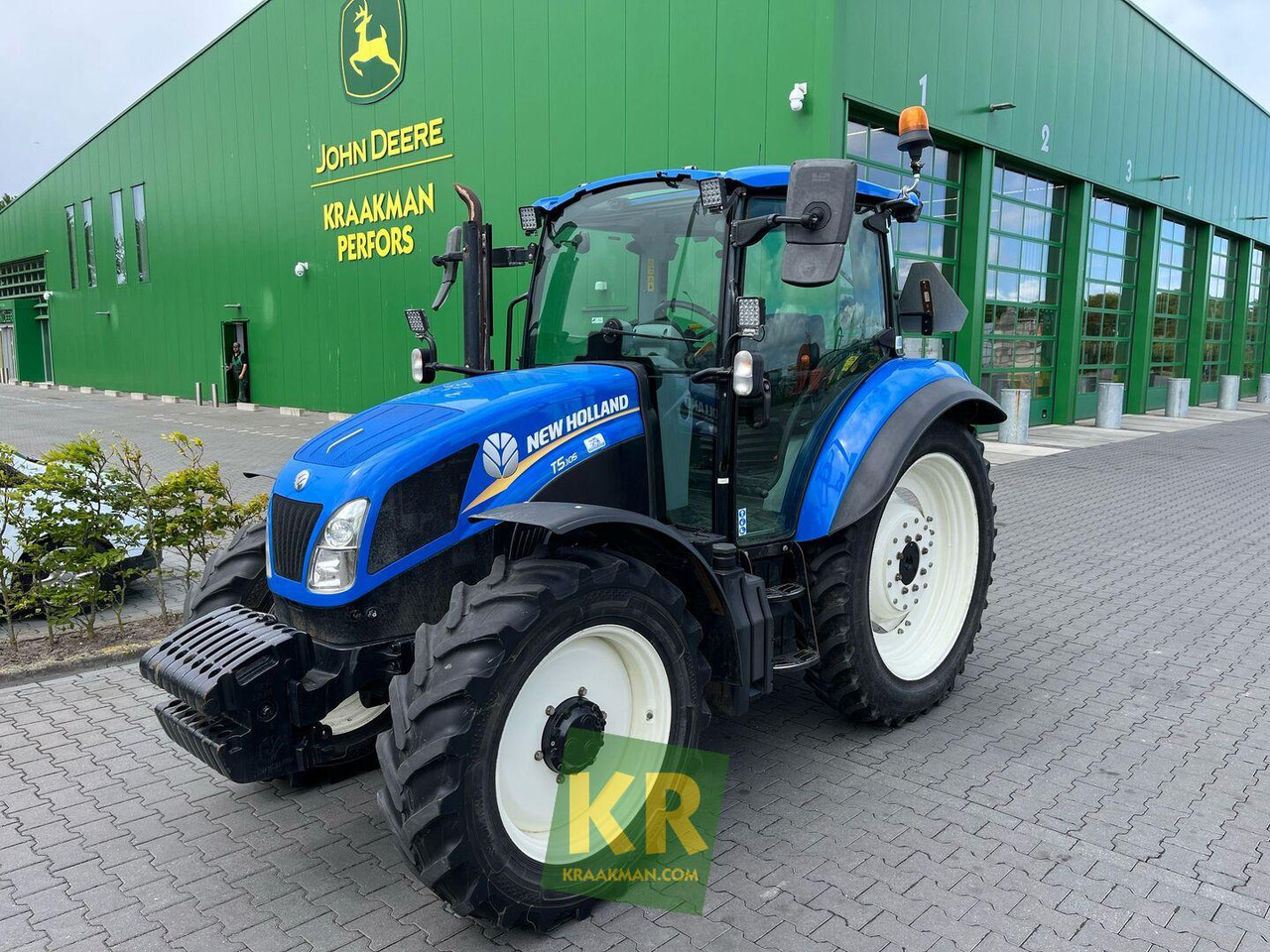 New Holland T5.105 - Трактор: фото 1 New Holland T5.105 - Трактор: фото 1