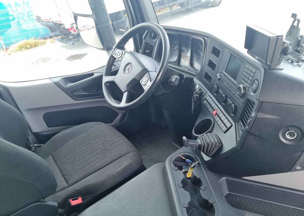 Mercedes-Benz Antos 1830 rozstaw osi 3,60 - Грузовик-шасси: фото 4 Mercedes-Benz Antos 1830 rozstaw osi 3,60 - Грузовик-шасси: фото 4