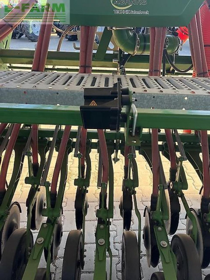 Amazone amazone avant 3002 säschine/ fronttank ftender 1600/ precea 3000-1 maisleger - Сеялка: фото 4 Amazone amazone avant 3002 säschine/ fronttank ftender 1600/ precea 3000-1 maisleger - Сеялка: фото 4