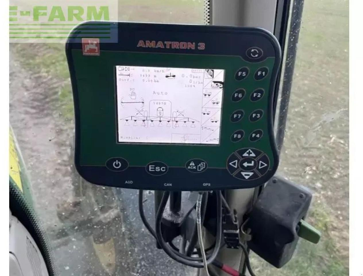 Amazone ux 3200 - Прицепной опрыскиватель: фото 3 Amazone ux 3200 - Прицепной опрыскиватель: фото 3