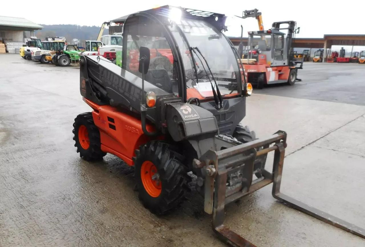 Ausa t 144 h x 4 ( 4m 1,4t ) - Телескопический погрузчик: фото 5 Ausa t 144 h x 4 ( 4m 1,4t ) - Телескопический погрузчик: фото 5