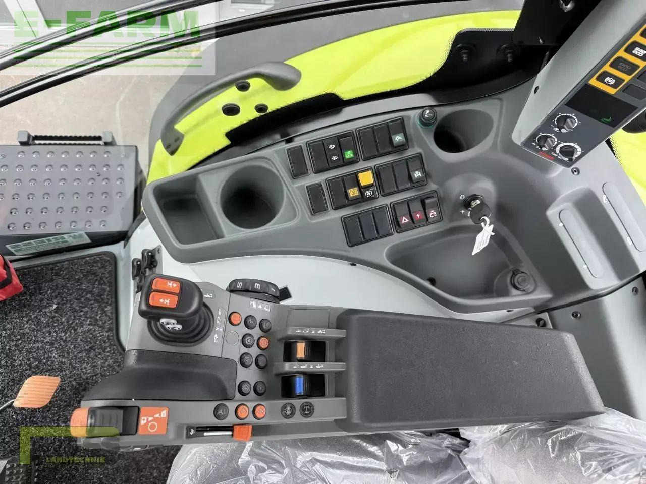 CLAAS axion 800 cis+ hexashift HEXASHIFT CIS+ - Трактор: фото 5 CLAAS axion 800 cis+ hexashift HEXASHIFT CIS+ - Трактор: фото 5