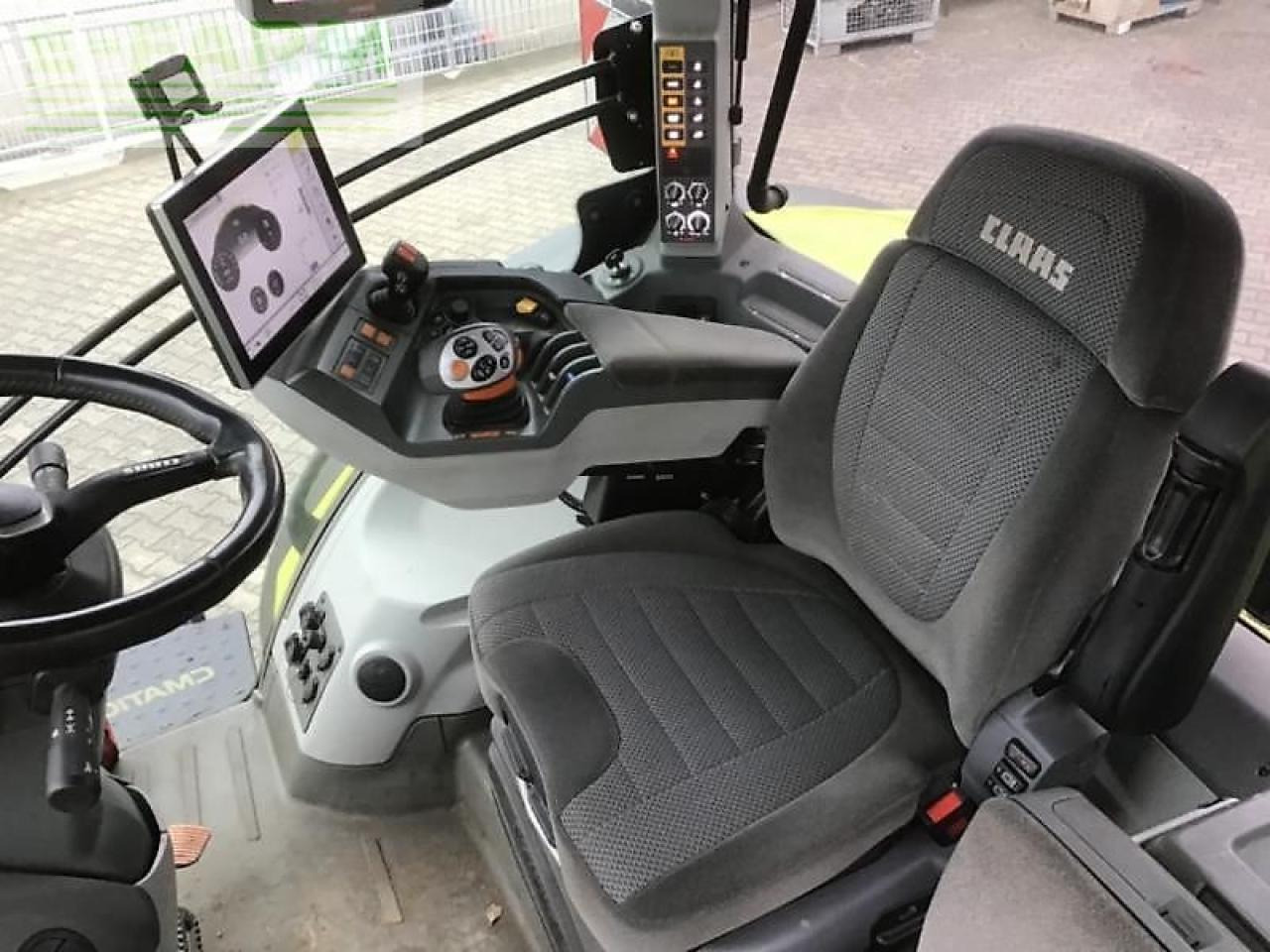 Трактор CLAAS axion 870: фото 7