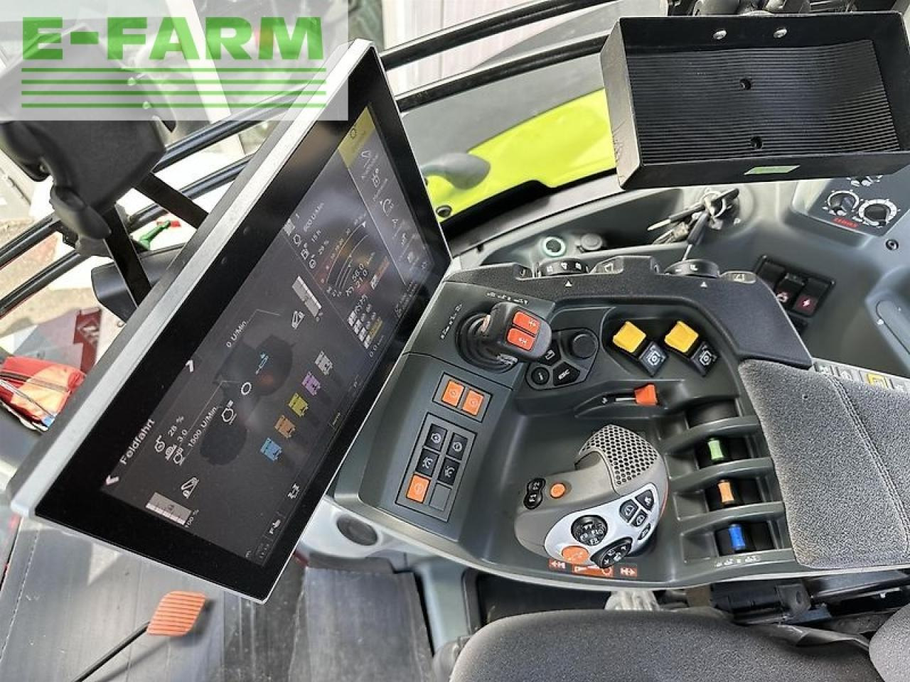 CLAAS axion 870 cebis cmatic CMATIC CEBIS - Трактор: фото 5 CLAAS axion 870 cebis cmatic CMATIC CEBIS - Трактор: фото 5