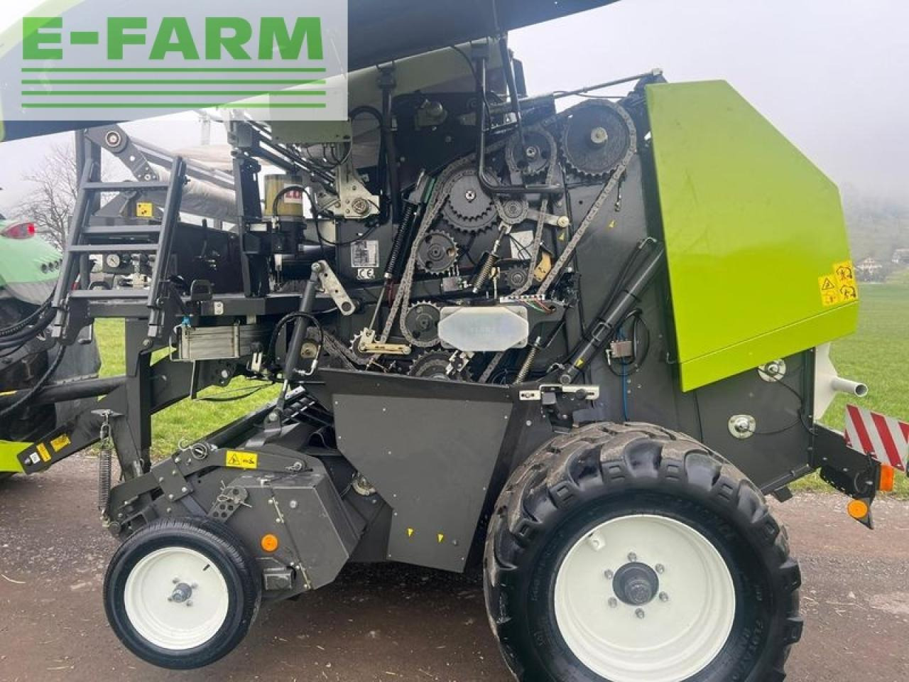 CLAAS claas 455 rc mit folienbindung - Пресс-подборщик тюковый: фото 4 CLAAS claas 455 rc mit folienbindung - Пресс-подборщик тюковый: фото 4