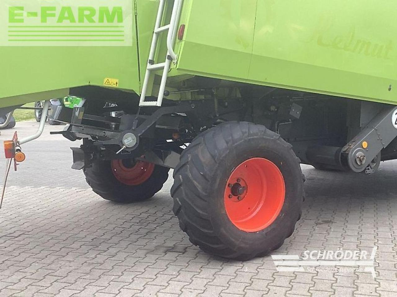 CLAAS dominator 360 mega + c 600 schneidwerk - Зерноуборочный комбайн: фото 5 CLAAS dominator 360 mega + c 600 schneidwerk - Зерноуборочный комбайн: фото 5