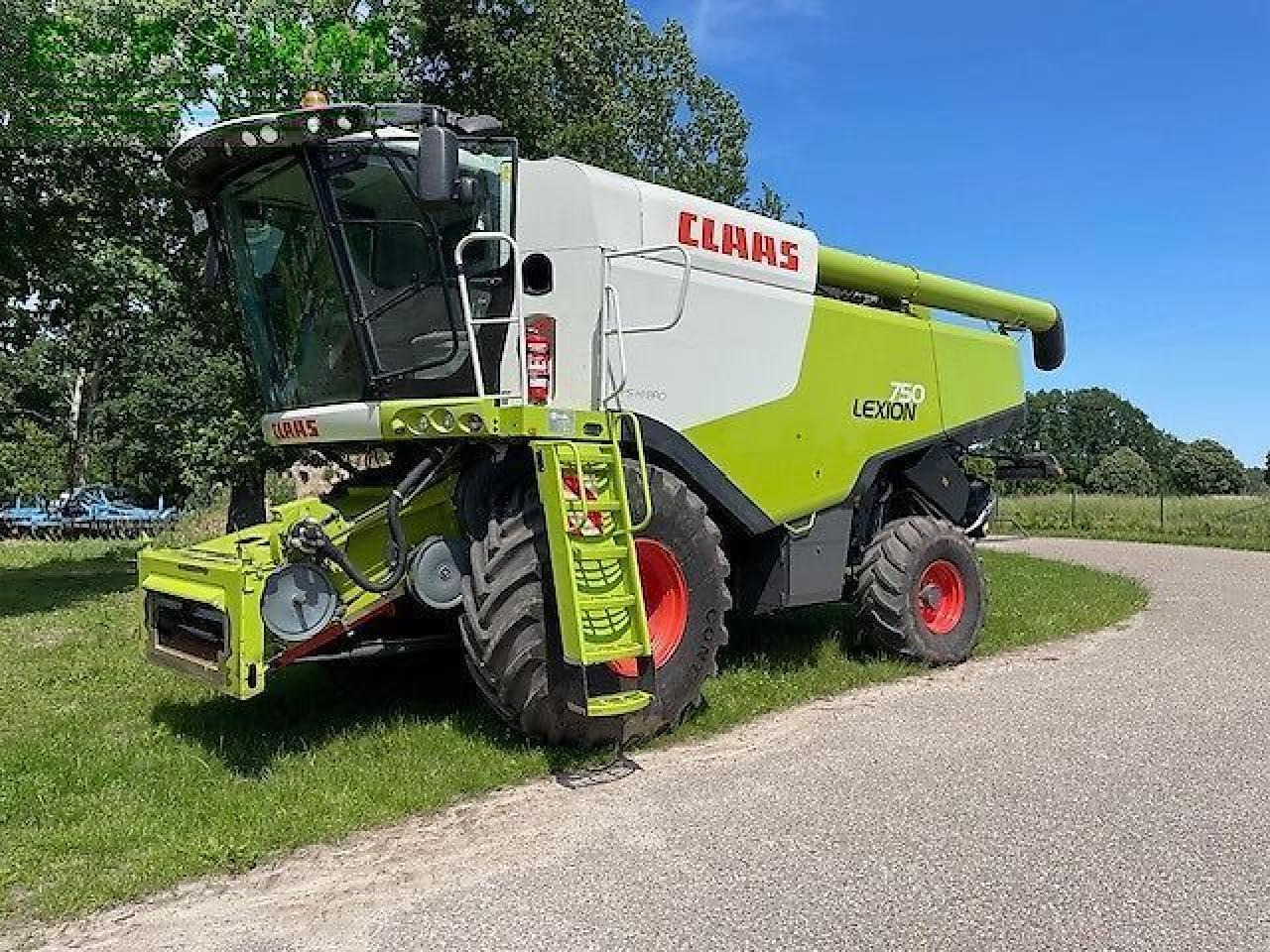 CLAAS lexion 750 mit vario 900 - Зерноуборочный комбайн: фото 1 CLAAS lexion 750 mit vario 900 - Зерноуборочный комбайн: фото 1