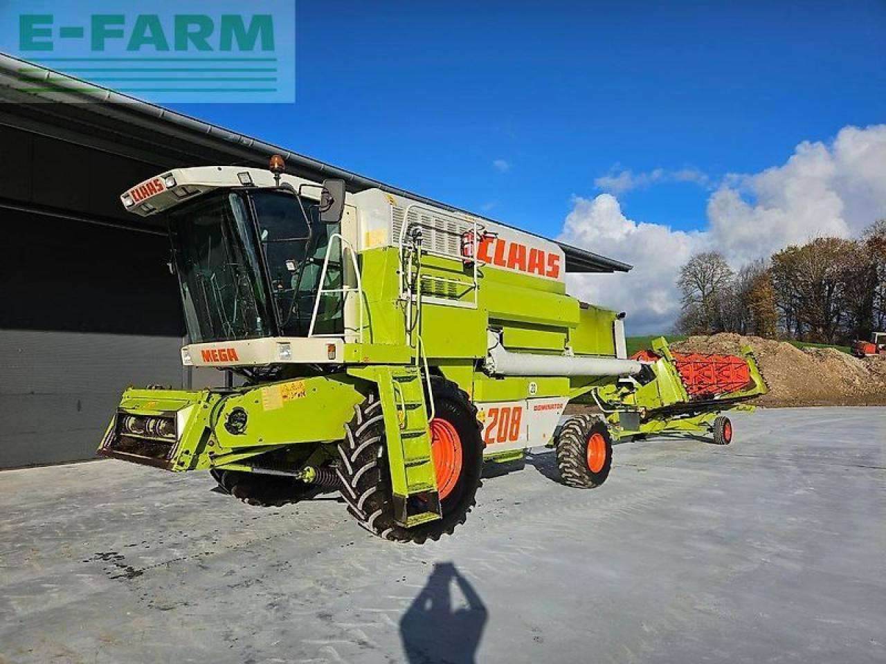 CLAAS mega 208 "gepflegte maschine" inzahlungnahme möglich - Зерноуборочный комбайн: фото 1 CLAAS mega 208 "gepflegte maschine" inzahlungnahme möglich - Зерноуборочный комбайн: фото 1
