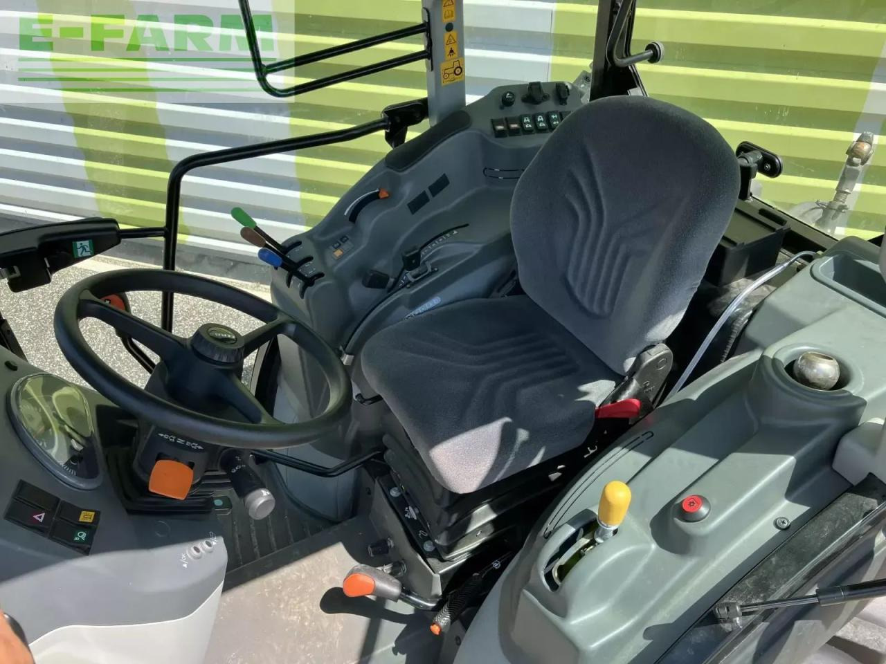CLAAS nexos 220 vl VL - Трактор: фото 2 CLAAS nexos 220 vl VL - Трактор: фото 2