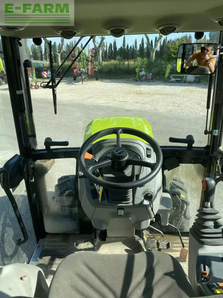 CLAAS nexos 230 m tradition - Трактор: фото 5 CLAAS nexos 230 m tradition - Трактор: фото 5