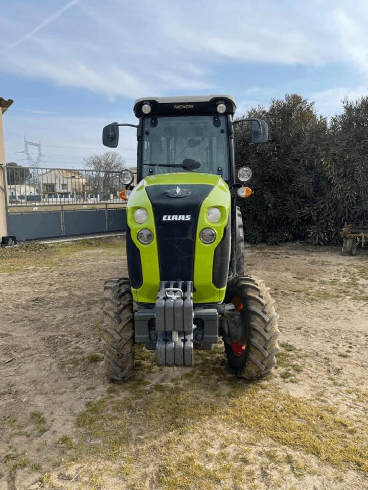CLAAS nexos 230 ve - Трактор: фото 2 CLAAS nexos 230 ve - Трактор: фото 2