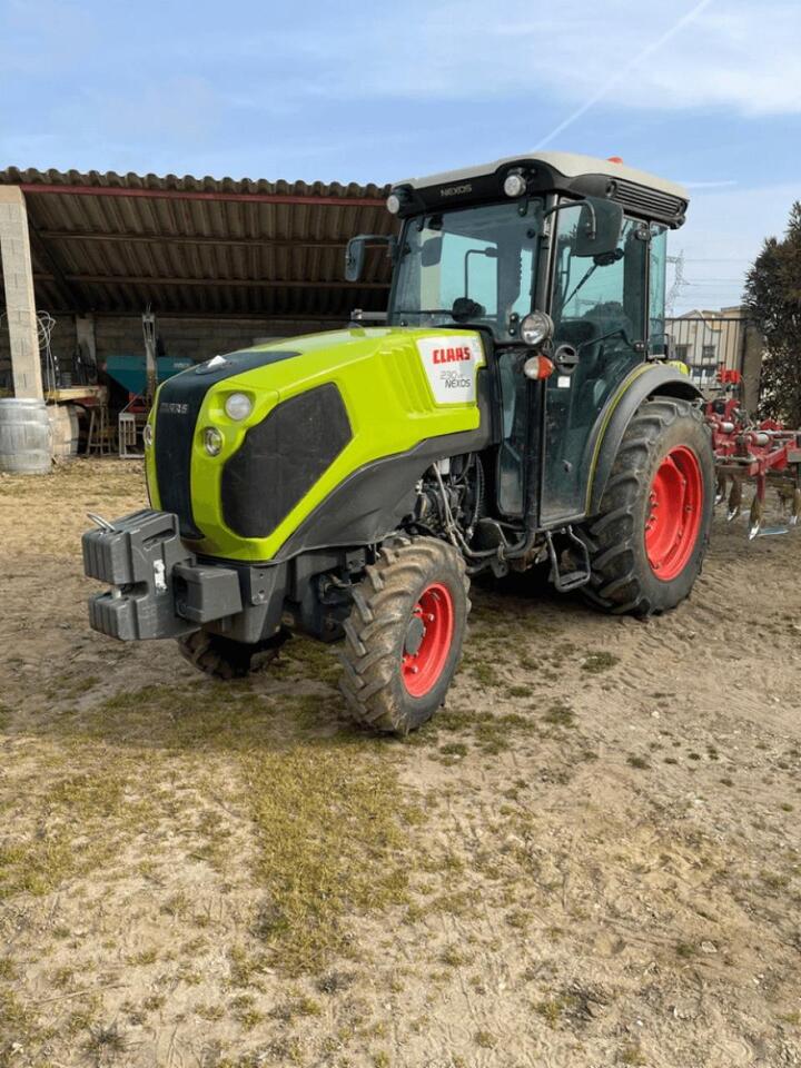 CLAAS nexos 230 ve - Трактор: фото 3 CLAAS nexos 230 ve - Трактор: фото 3