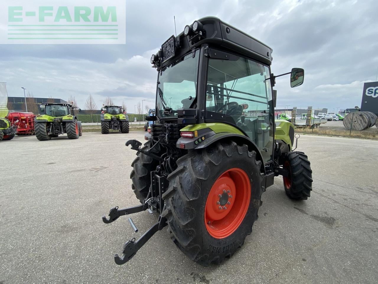 CLAAS nexos 240 l comfort - Трактор: фото 3 CLAAS nexos 240 l comfort - Трактор: фото 3
