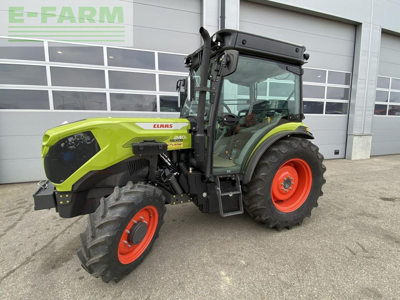 CLAAS nexos 240 l comfort - Трактор: фото 2 CLAAS nexos 240 l comfort - Трактор: фото 2