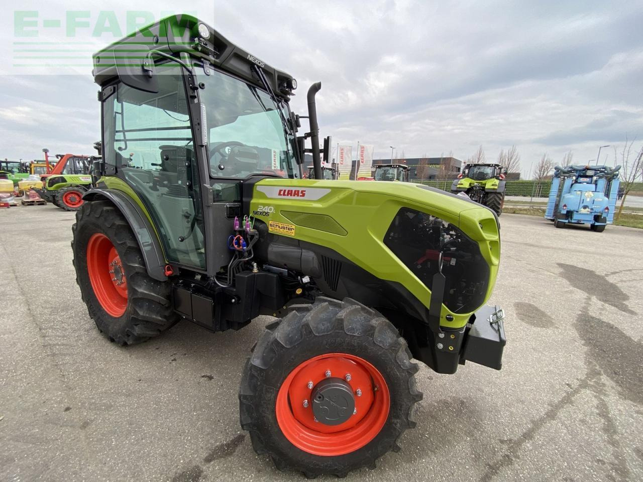 CLAAS nexos 240 l comfort - Трактор: фото 4 CLAAS nexos 240 l comfort - Трактор: фото 4