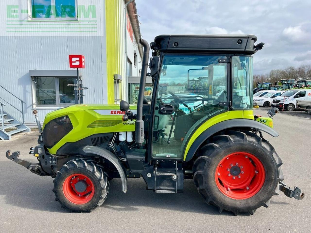 CLAAS nexos 260 m advanced, fkh + fzw, nur 907 h ! - Трактор: фото 3 CLAAS nexos 260 m advanced, fkh + fzw, nur 907 h ! - Трактор: фото 3