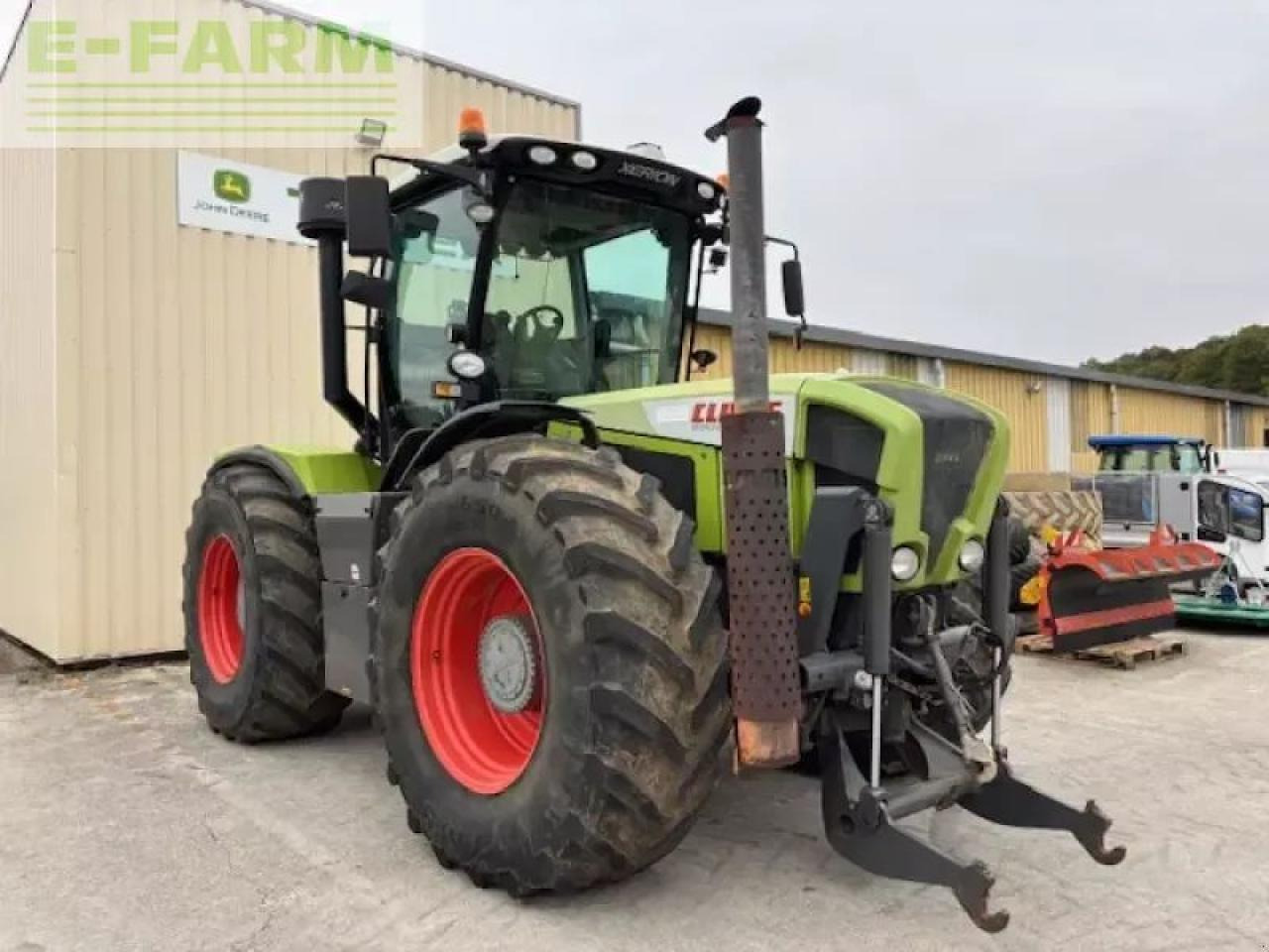 CLAAS xerion 3300 - Трактор: фото 4 CLAAS xerion 3300 - Трактор: фото 4