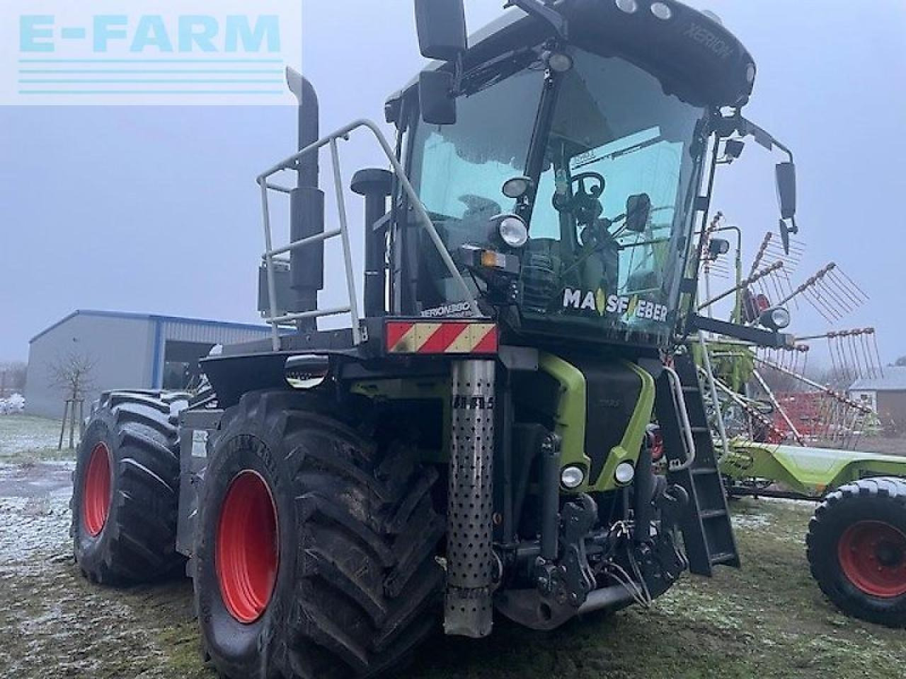 CLAAS xerion 3800 saddle trac SADDLE TRAC - Трактор: фото 1 CLAAS xerion 3800 saddle trac SADDLE TRAC - Трактор: фото 1