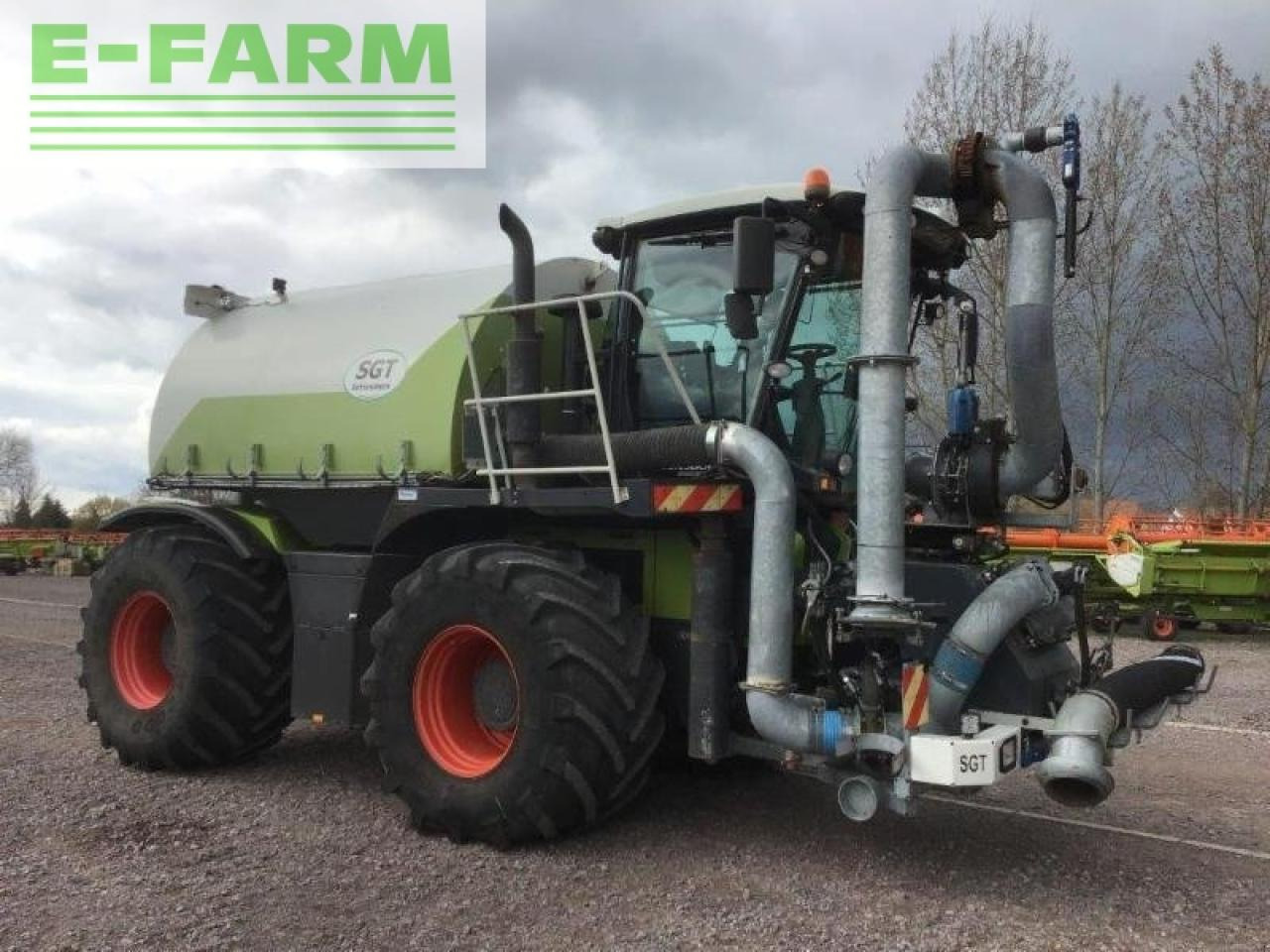 CLAAS xerion 3800 saddle trac SADDLE TRAC - Трактор: фото 3 CLAAS xerion 3800 saddle trac SADDLE TRAC - Трактор: фото 3