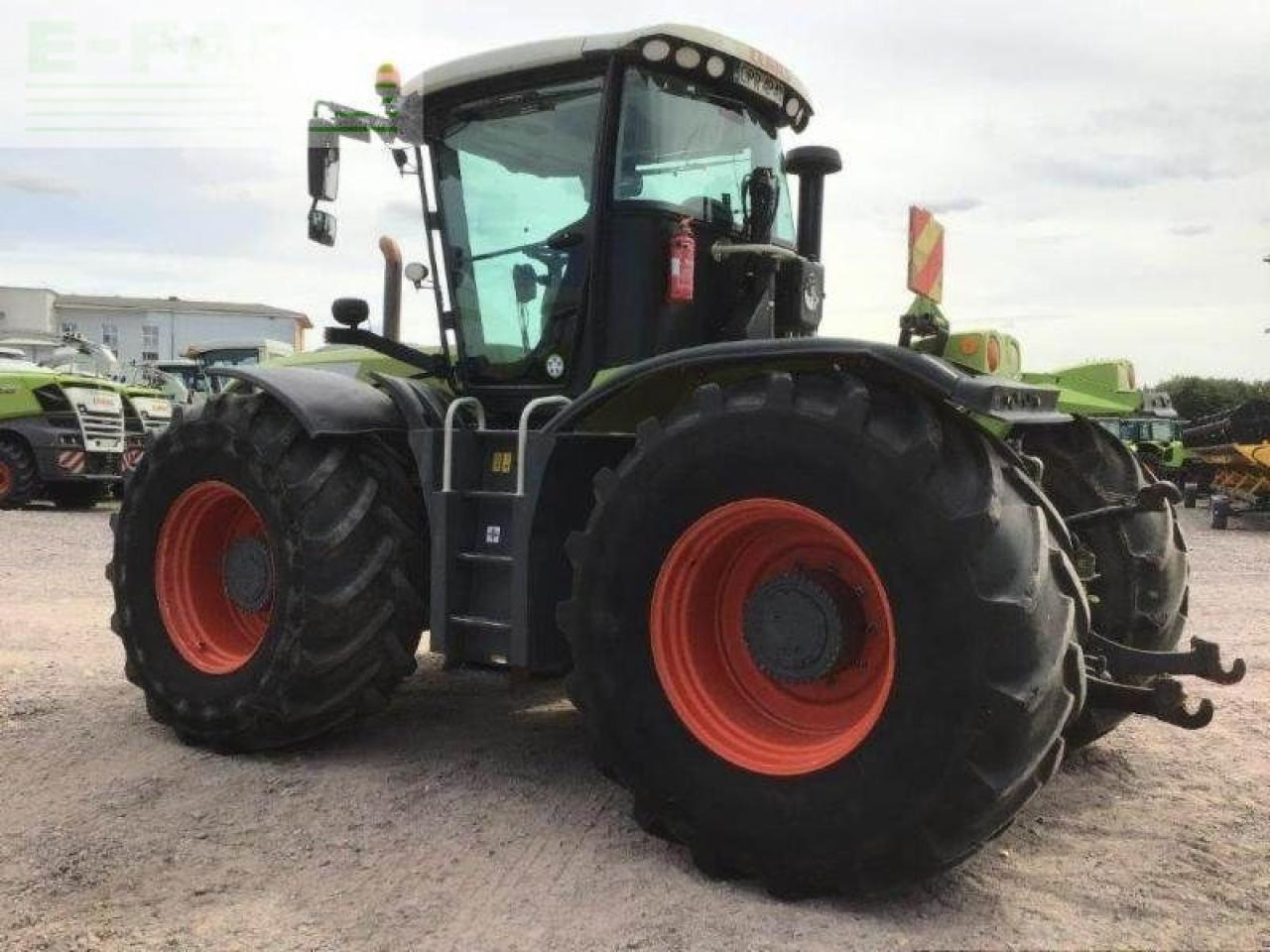 CLAAS xerion 3800 trac vc TRAC VC - Трактор: фото 4 CLAAS xerion 3800 trac vc TRAC VC - Трактор: фото 4