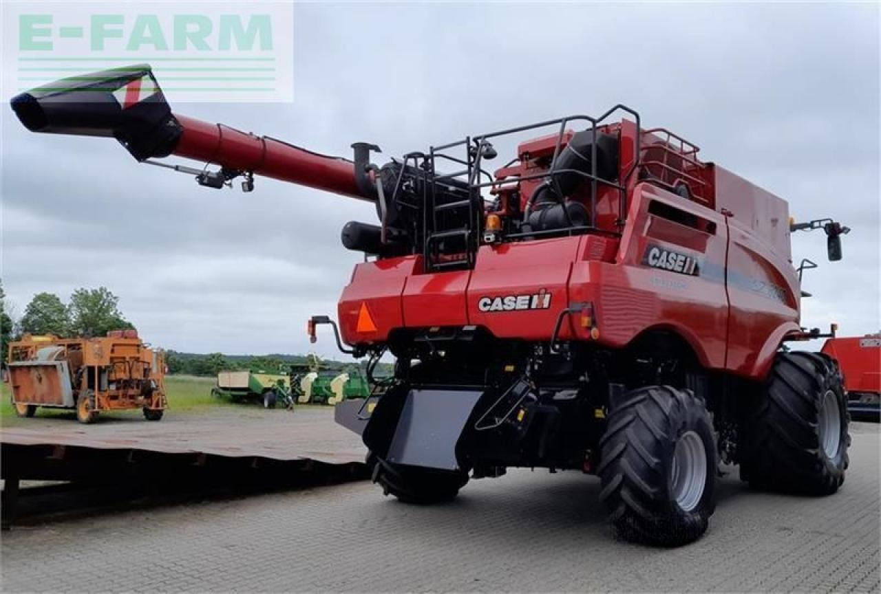 Case-IH axial flow 8240 med 30 fods vario skærebord - Зерноуборочный комбайн: фото 2 Case-IH axial flow 8240 med 30 fods vario skærebord - Зерноуборочный комбайн: фото 2