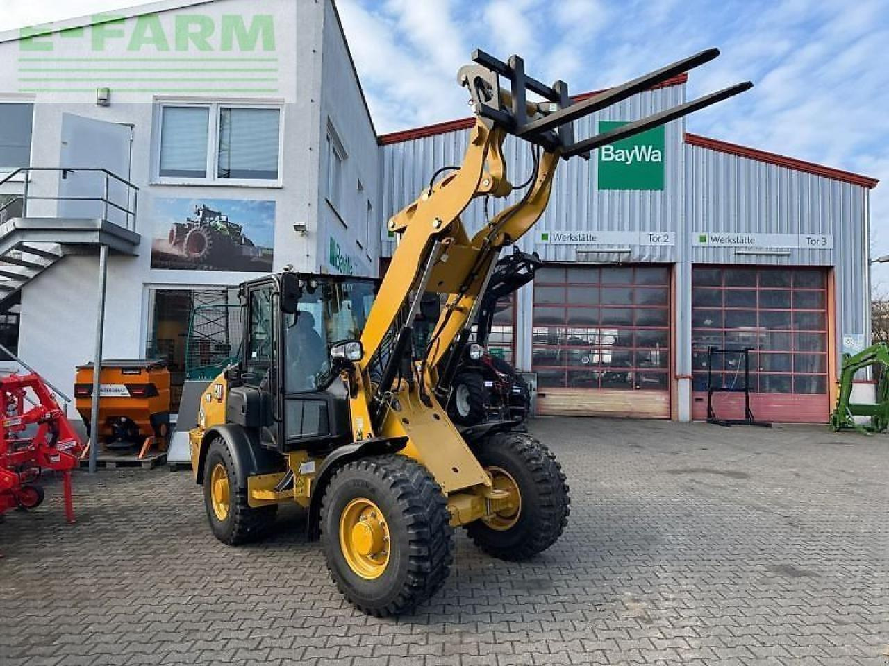 Caterpillar cat 906-14 - Мини-экскаватор: фото 1 Caterpillar cat 906-14 - Мини-экскаватор: фото 1