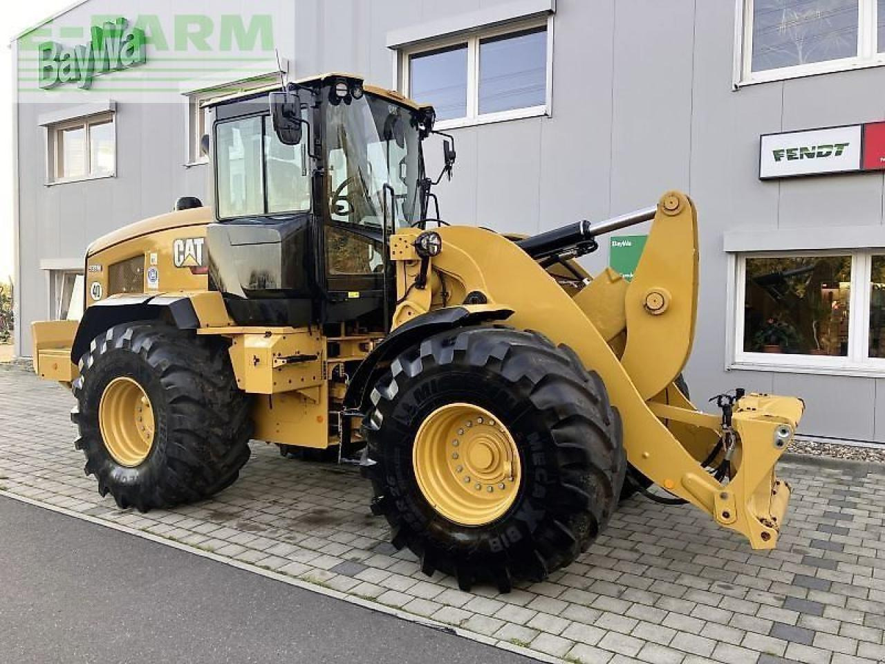 Caterpillar cat 938m - Мини-экскаватор: фото 1 Caterpillar cat 938m - Мини-экскаватор: фото 1