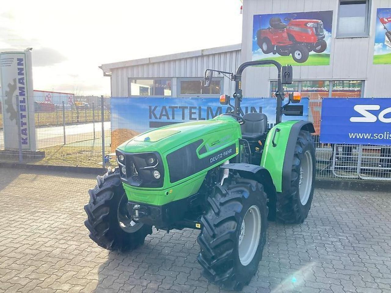Deutz-Fahr 4070e (neue lagermaschine) - Трактор: фото 1 Deutz-Fahr 4070e (neue lagermaschine) - Трактор: фото 1