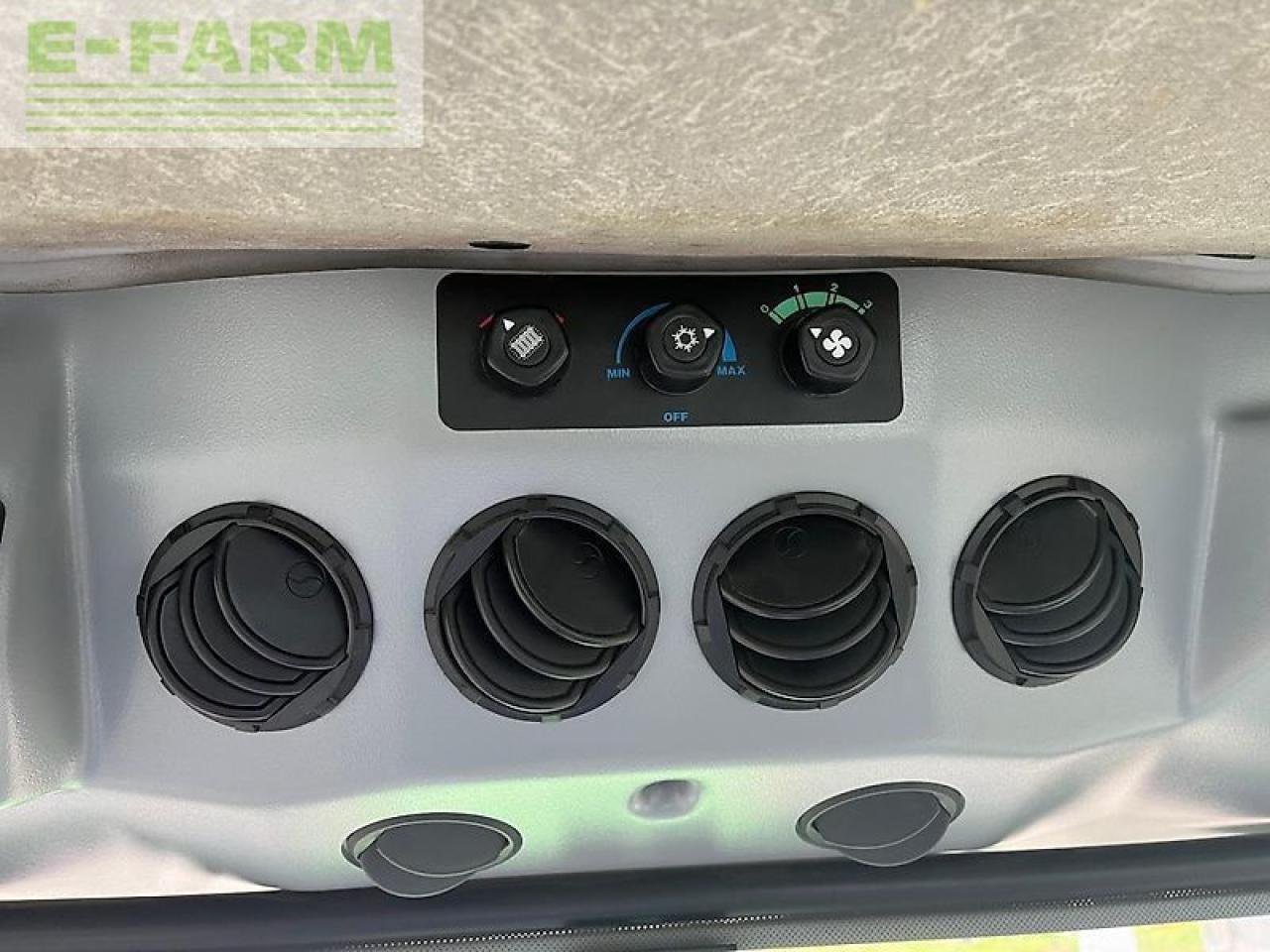 Трактор Deutz-Fahr 5090.4: фото 10 Трактор Deutz-Fahr 5090.4: фото 10