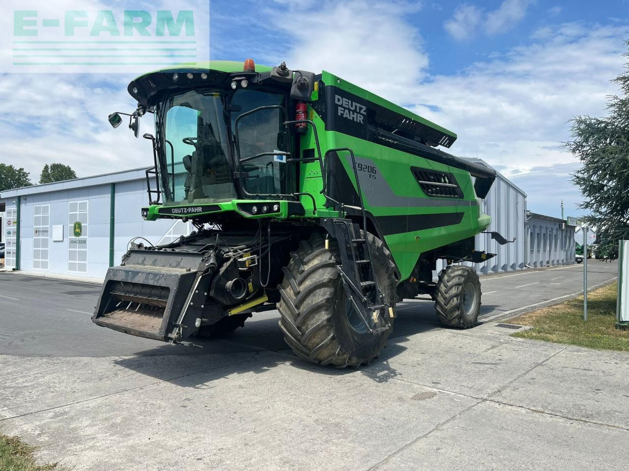 Deutz-Fahr C9206 TS - Зерноуборочный комбайн: фото 1 Deutz-Fahr C9206 TS - Зерноуборочный комбайн: фото 1