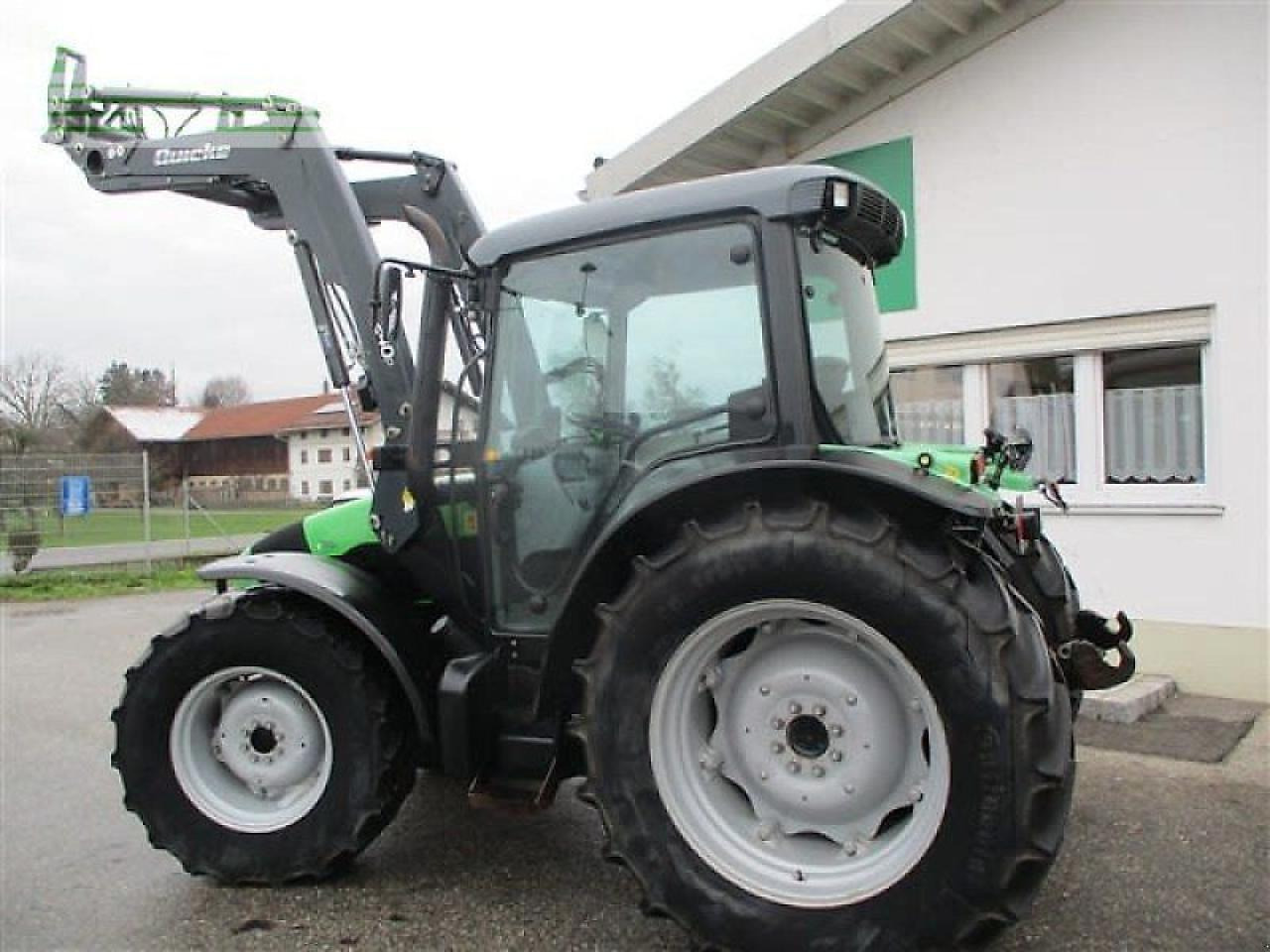 Deutz-Fahr agrofarm 410 # 867 - Трактор: фото 4 Deutz-Fahr agrofarm 410 # 867 - Трактор: фото 4