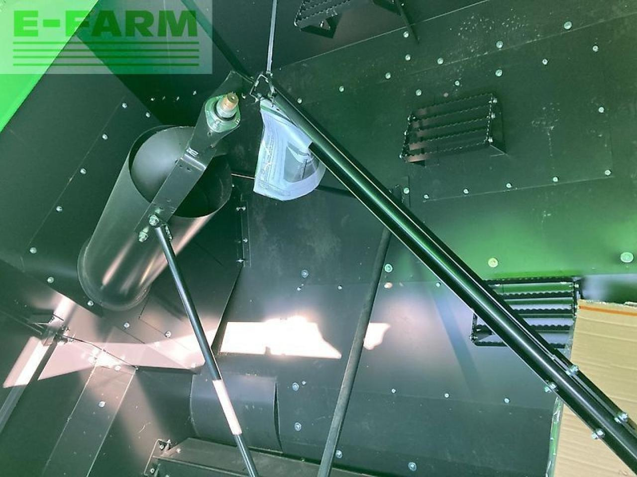 Зерноуборочный комбайн Deutz-Fahr c 6305 ts t5 mit schneidwerk: фото 9 Зерноуборочный комбайн Deutz-Fahr c 6305 ts t5 mit schneidwerk: фото 9