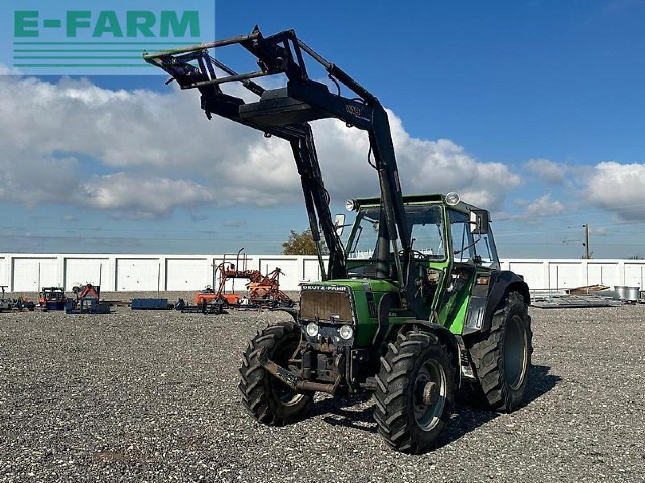 Deutz-Fahr dx 4.50 mit frontlader und fronthydraulik - Трактор: фото 3 Deutz-Fahr dx 4.50 mit frontlader und fronthydraulik - Трактор: фото 3