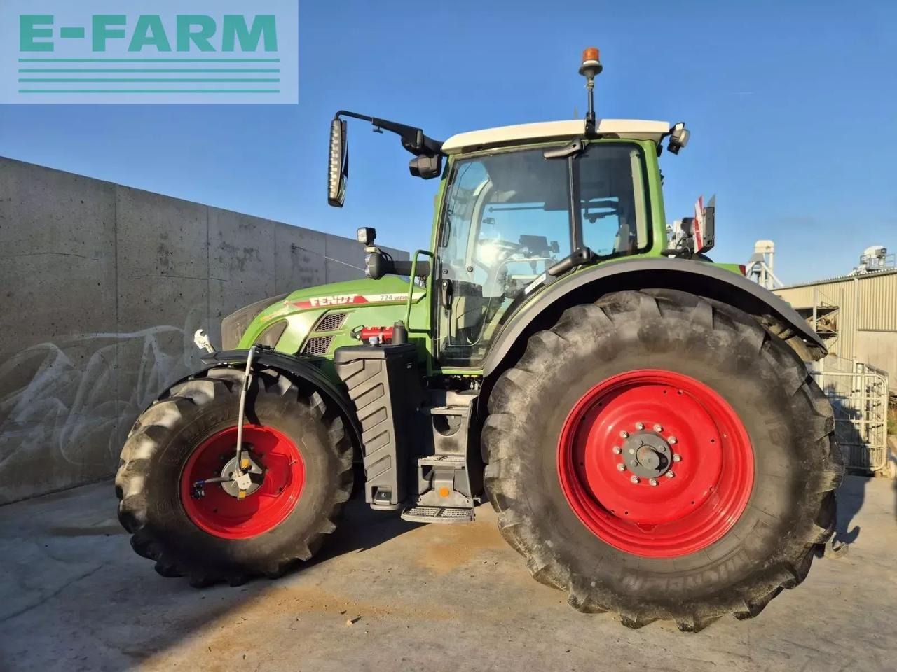Fendt 724 vario profi+ - Трактор: фото 2 Fendt 724 vario profi+ - Трактор: фото 2